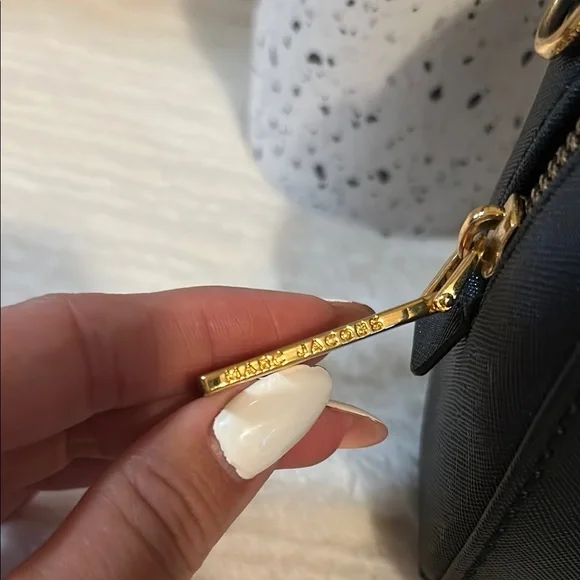 Marc Jacobs New York Black and White Crossbody Bag - Picture 3 of 12